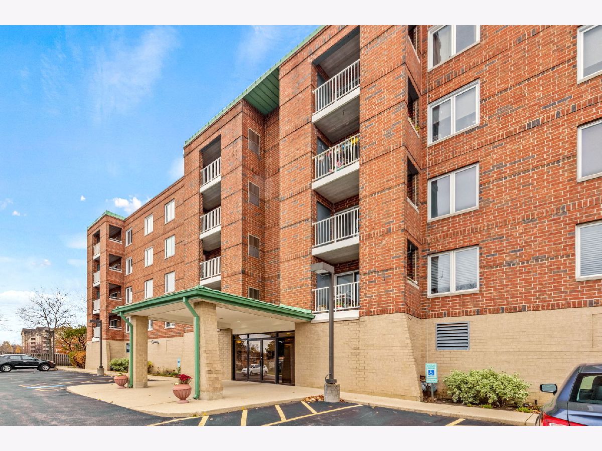 Condominiums & Homes Sold Arbors Of Morton Grove Morton Grove Illinois, 6211 Lincoln