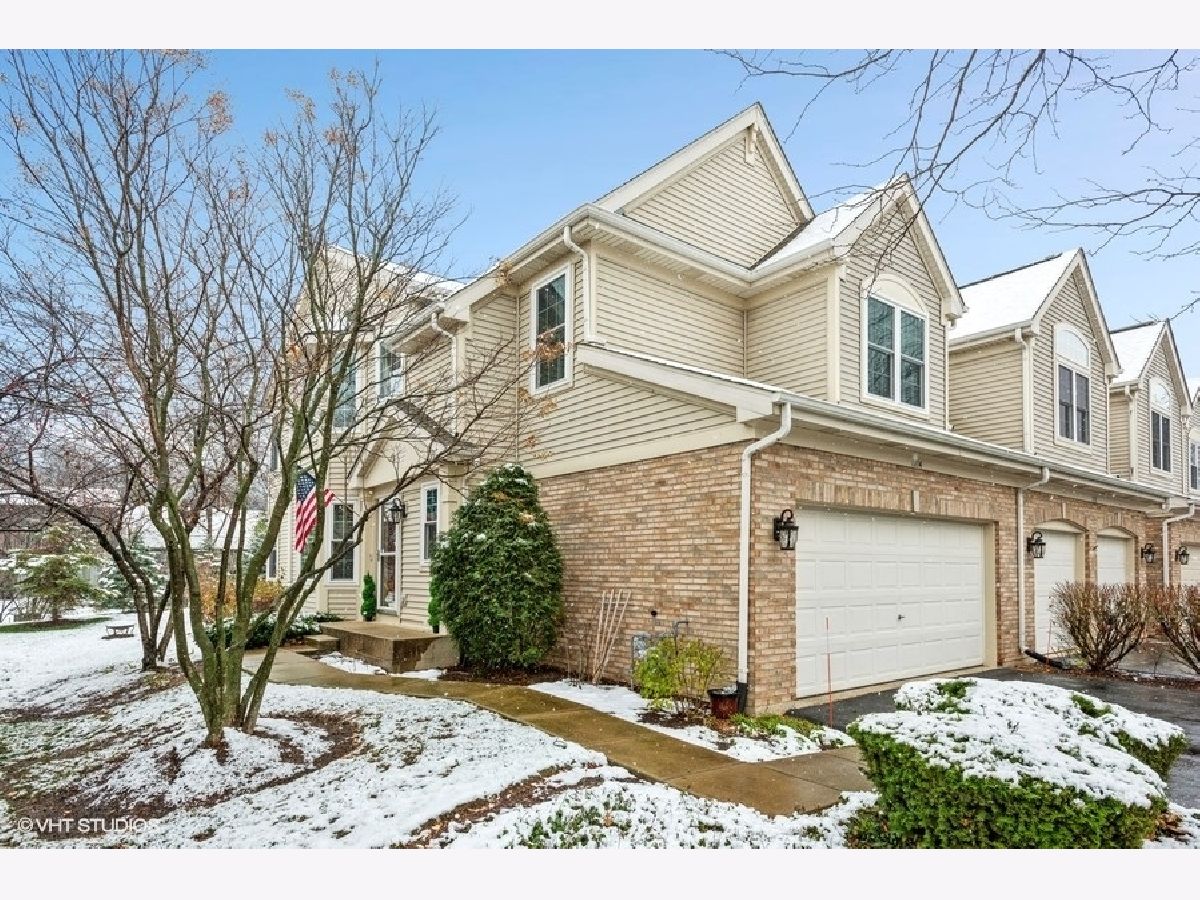 Townhomes Sold Hidden Lake Lisle Illinois, 1714 Dixon