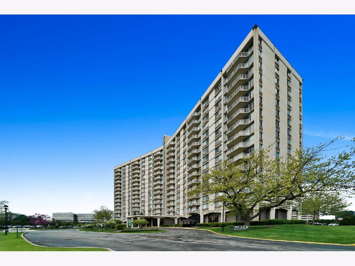 Oak Brook Towers Oak Brook IL, Condos & Townhomes For Sale & For Rent