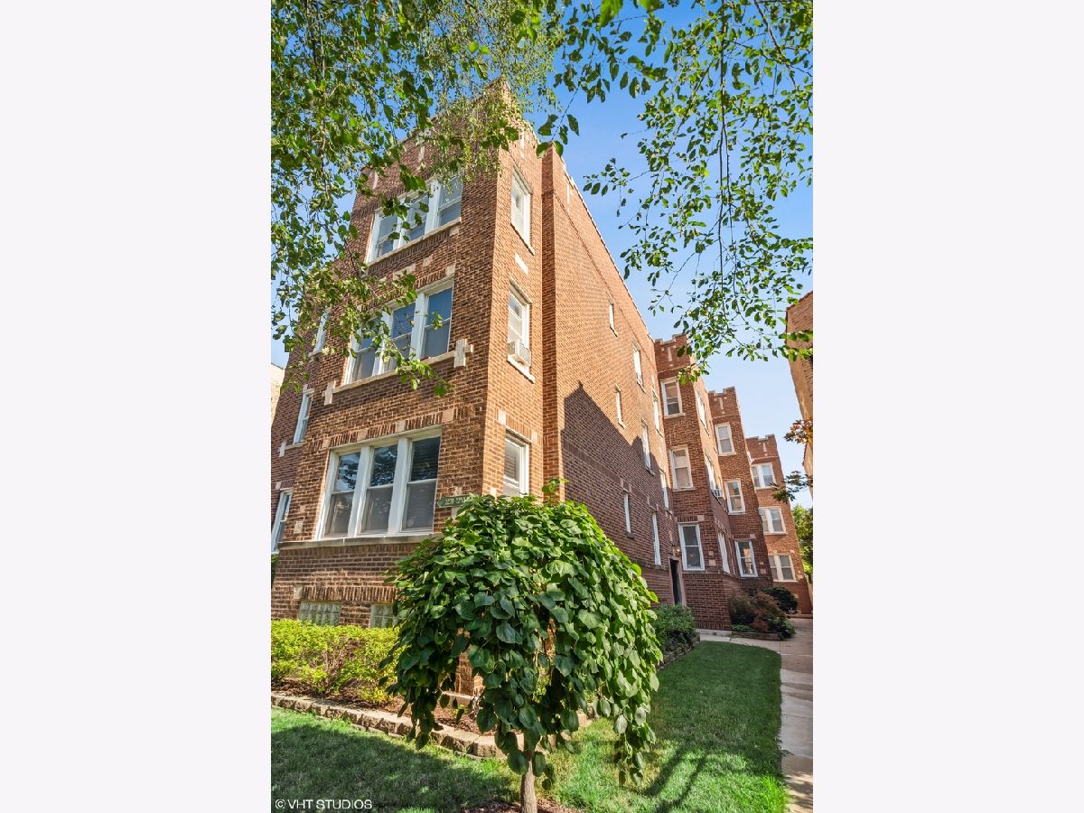 Condos & Townhomes Sold Wilson Manor Condo Chicago Illinois, 2240 Wilson