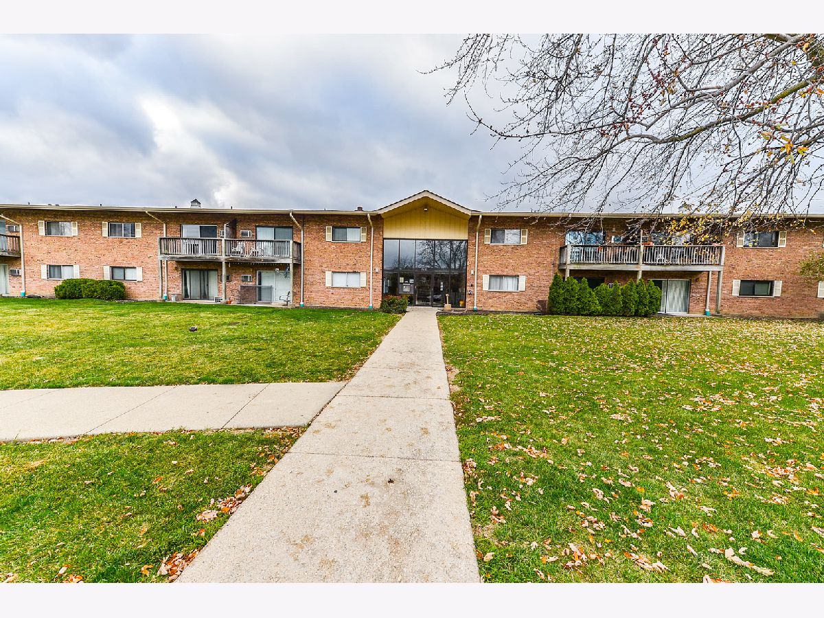 Condominiums Rented Brookdale At Darien Condominiums Darien Illinois, 7410 Brookdale