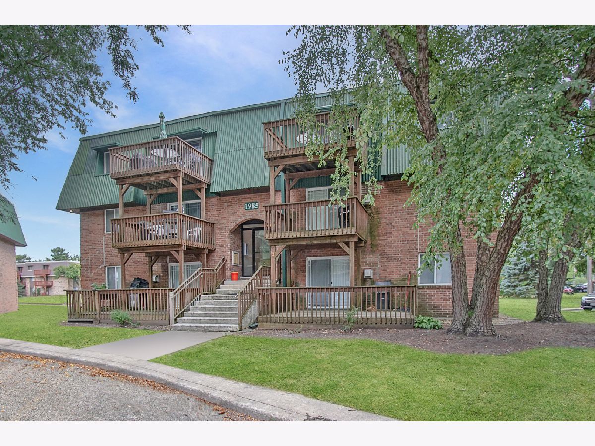 Condominiums Sold Walden Woods Aurora Illinois, 1985 Tall Oaks