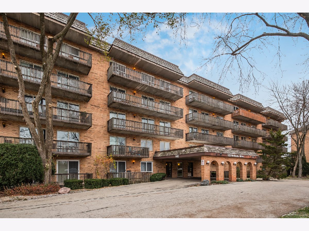 Lake In The Woods Downers Grove IL, Condominiums & Homes For Sale & For