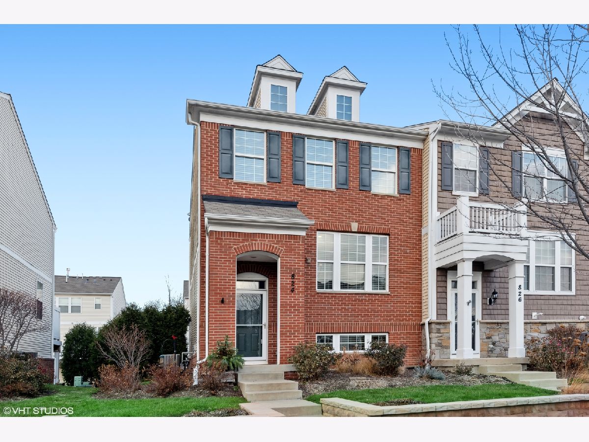 Townhomes Sold Arlington Crossings Arlington Heights Illinois, 824 Wing