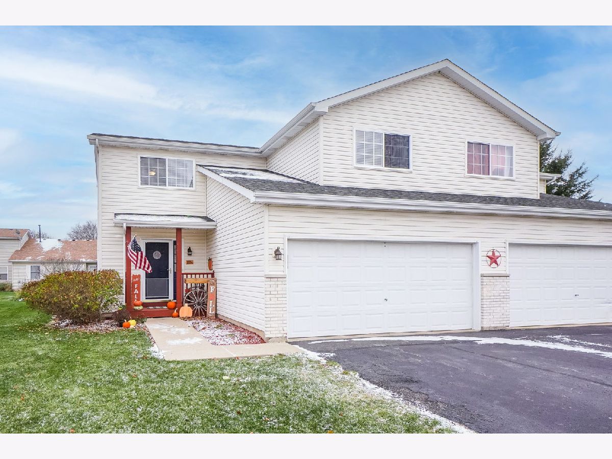 Townhomes & Homes Sold Illowa Farms Somonauk Illinois, 315 Warren