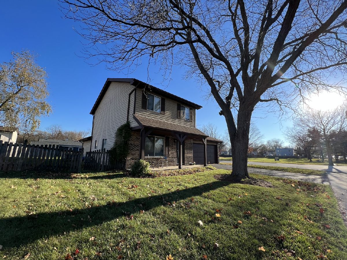 Homes Rented Green Hills Aurora Illinois, 1123 Willow