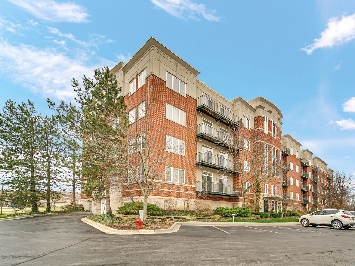Condominiums Sold Delacourte Condominiums Buffalo Grove Illinois, 820 Weidner