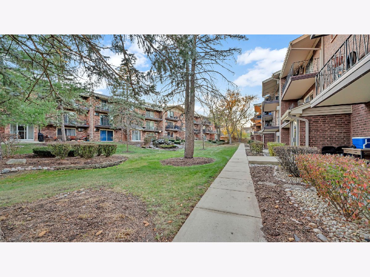 Waterbury Crestwood IL, Condominiums For Sale & For Rent Sadie Winter