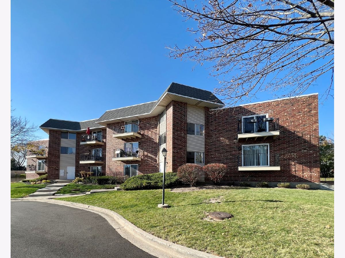 Condos & Townhomes Sold Park Place Arlington Heights Illinois, 1750 Arlington Heights