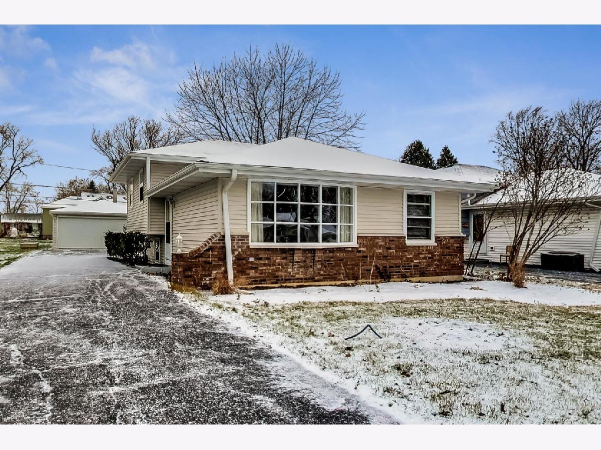 Homes Rented Liberty Park Westmont Illinois, 3918 Washington