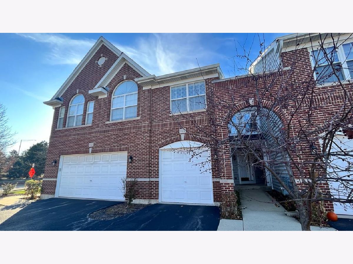 Townhomes & Condos & Homes Rented Olde Schaumburg Schaumburg Illinois, 122 Allerton