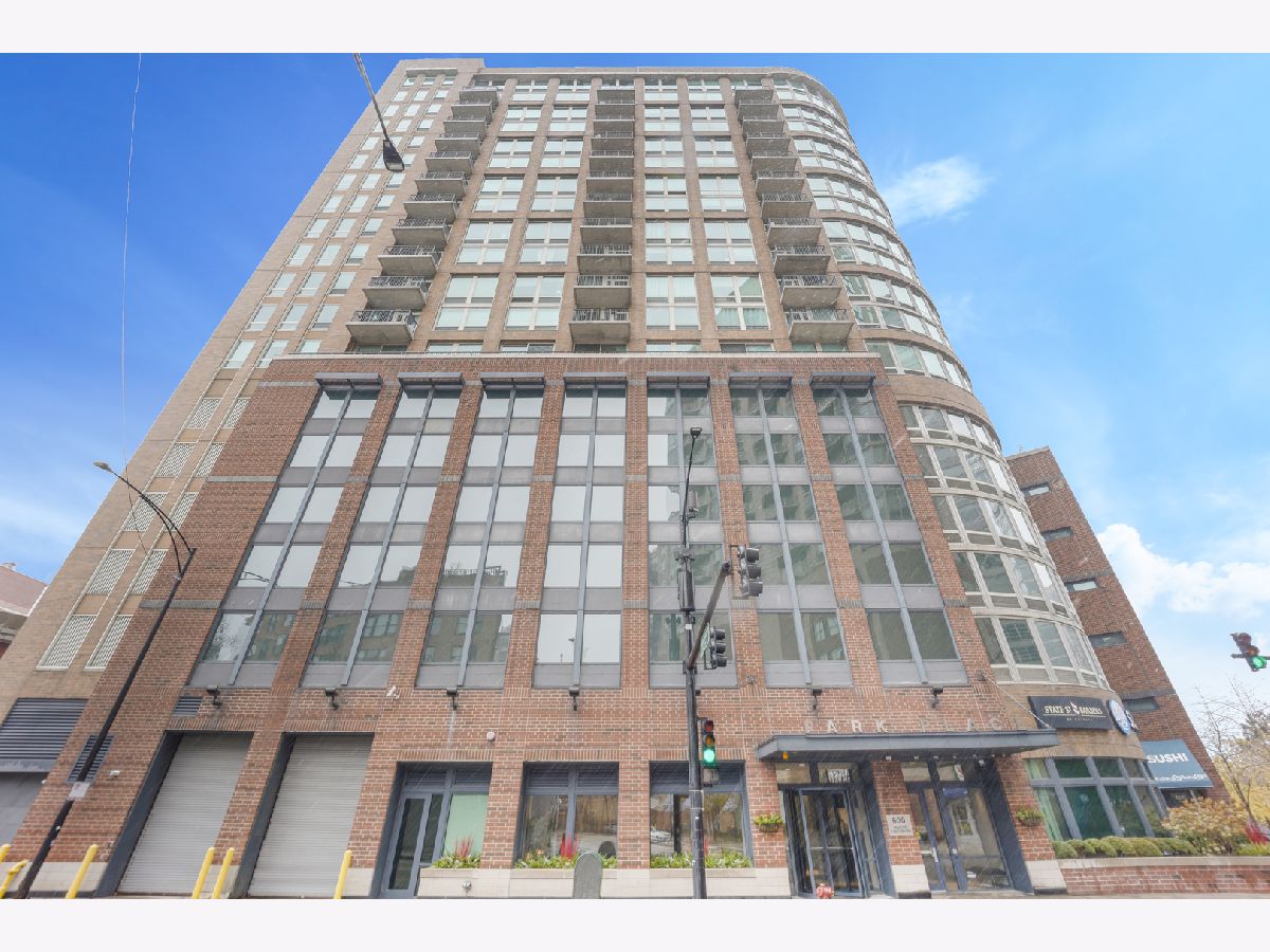 Condominiums For Sale Park Place Chicago Illinois, 600 Kingsbury Street