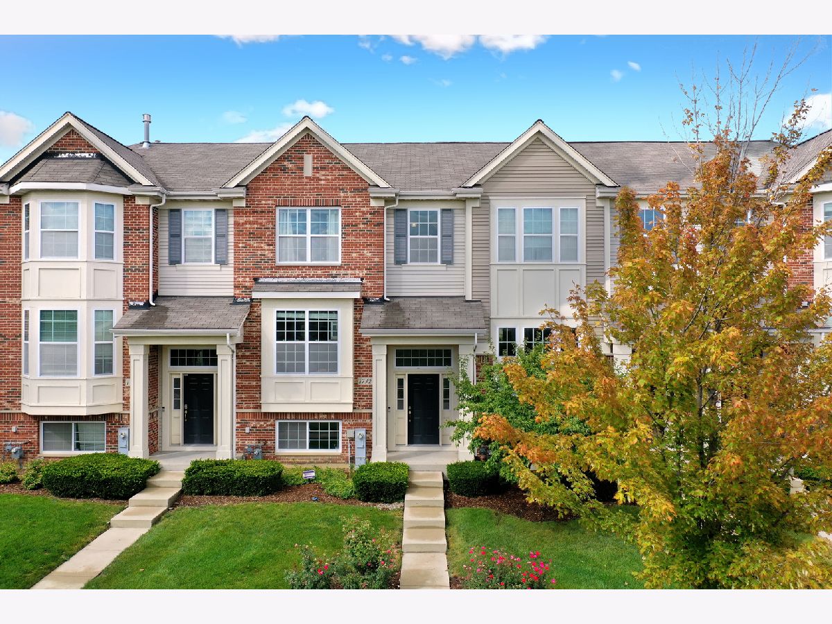 Townhomes Sold Church Street Station Hanover Park Illinois, 1732 Persimmon