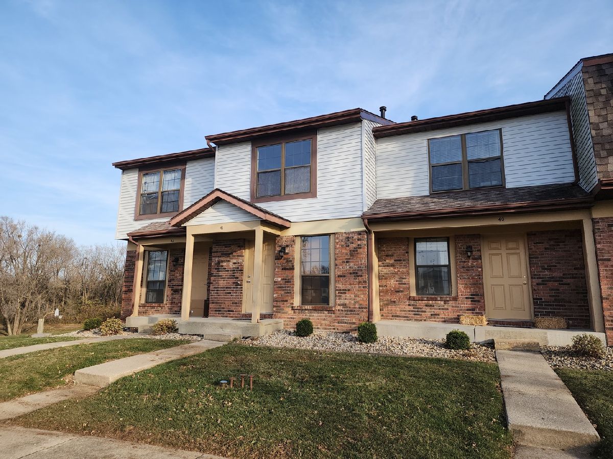 Condos & Townhomes Sold Woodridge Townhomes Normal Illinois, 700 Adelaide