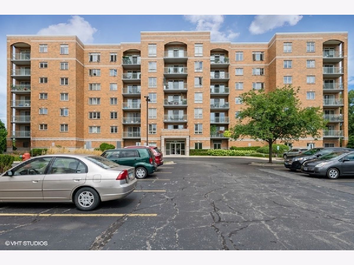 Condominiums Sold Eagle Point Niles Illinois, 6815 Milwaukee