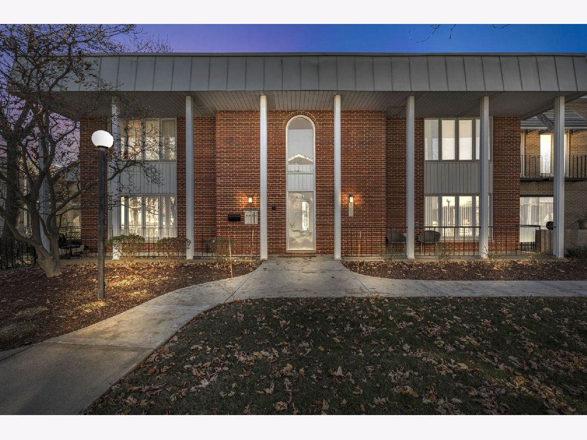 Condominiums Sold Parkshire Estates Oak Lawn Illinois, 9817 Keeler