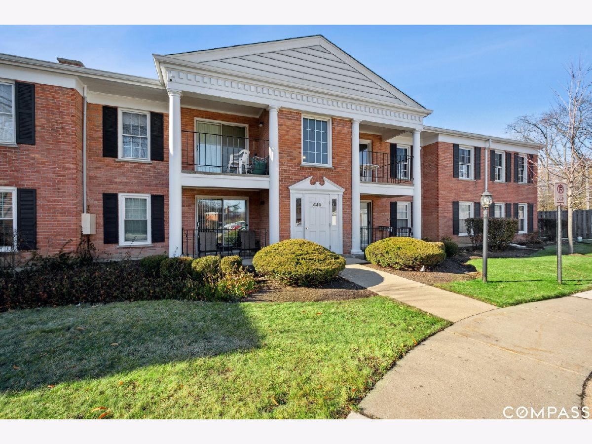 Condos & Townhomes Sold Shorely Woods Barrington Illinois, 540 Shorely