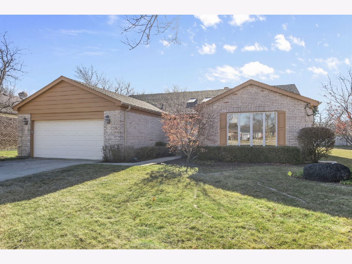 Homes & Condos & Townhomes Sold Villas North Northbrook Illinois, 318 Buckthorn
