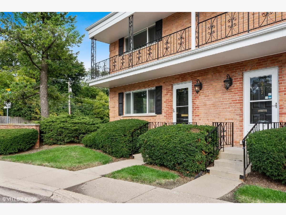 Condos & Townhomes Sold Shorely Woods Barrington Illinois, 599 Shorely