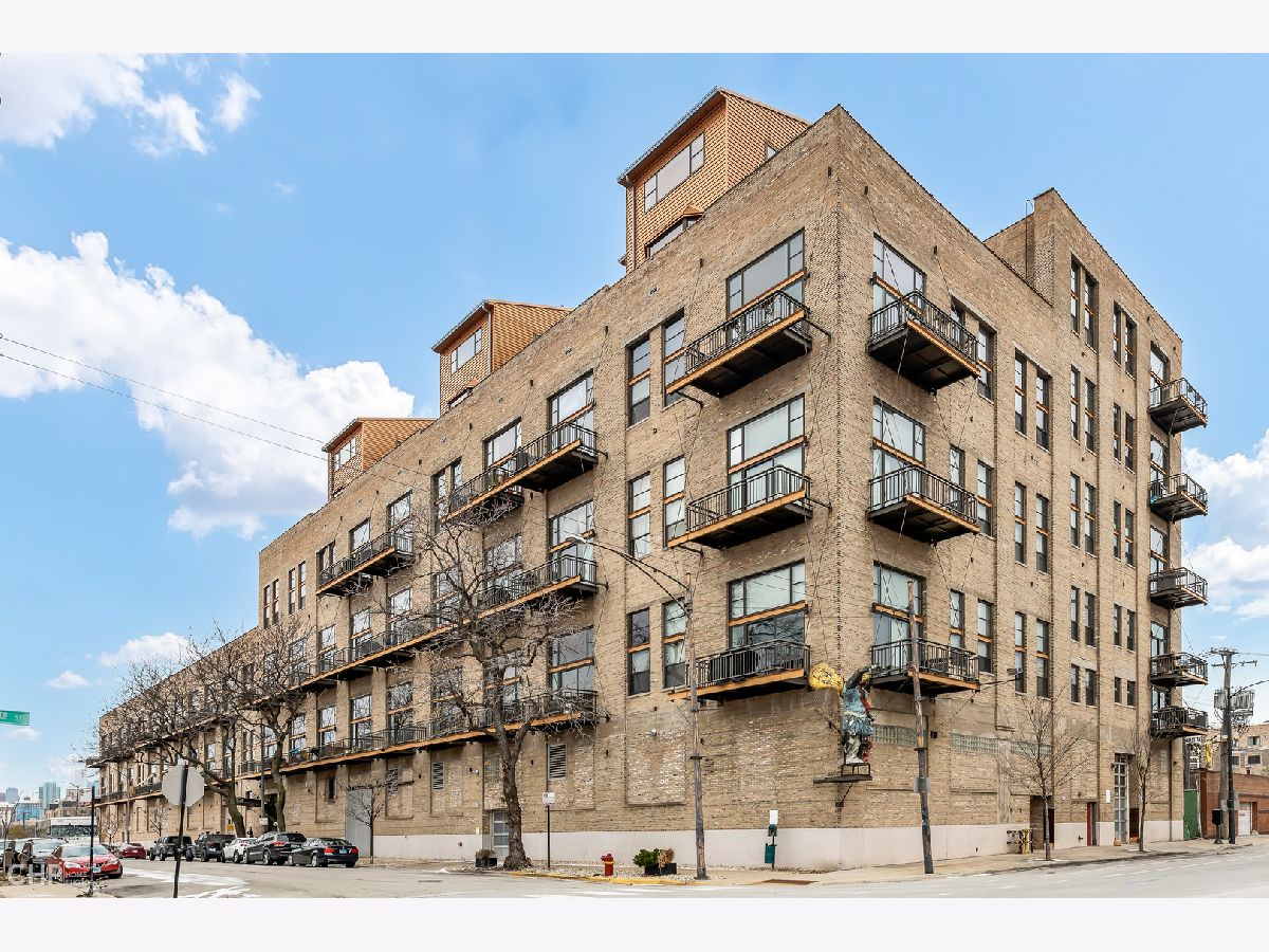 Condominiums Rented Opera Lofts Chicago Illinois, 2545 Dearborn
