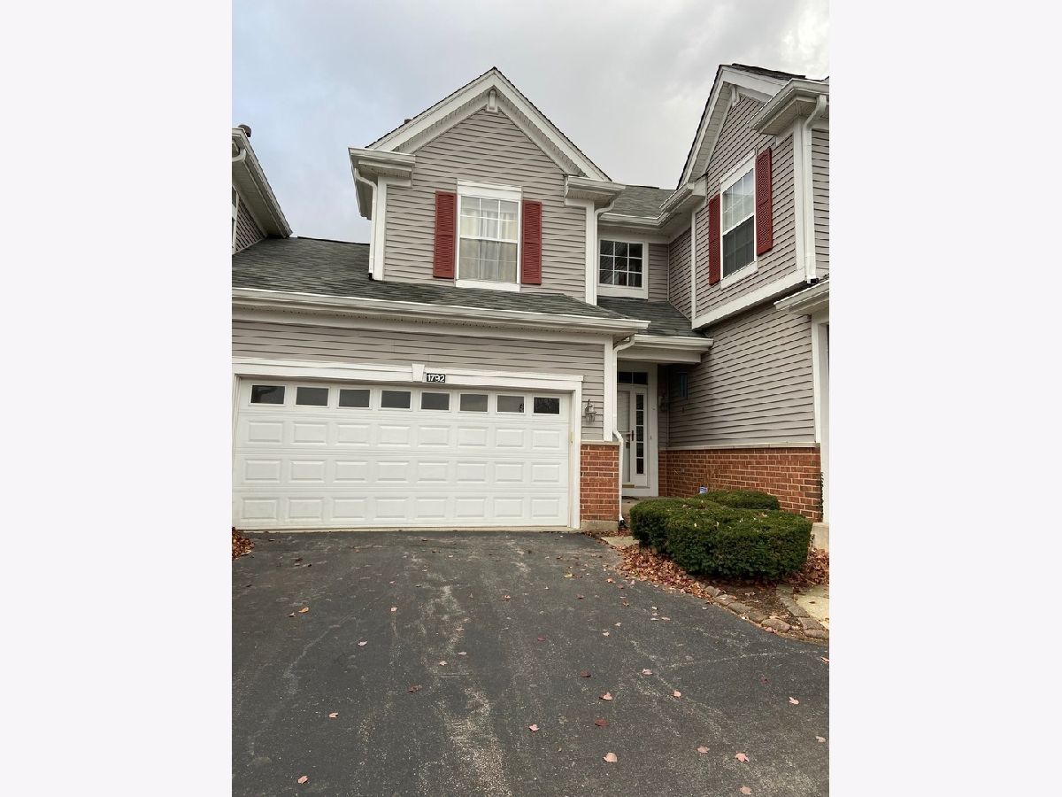 Townhomes & Homes Rented Briarcourt Villas Aurora Illinois, 1792 Pontarelli
