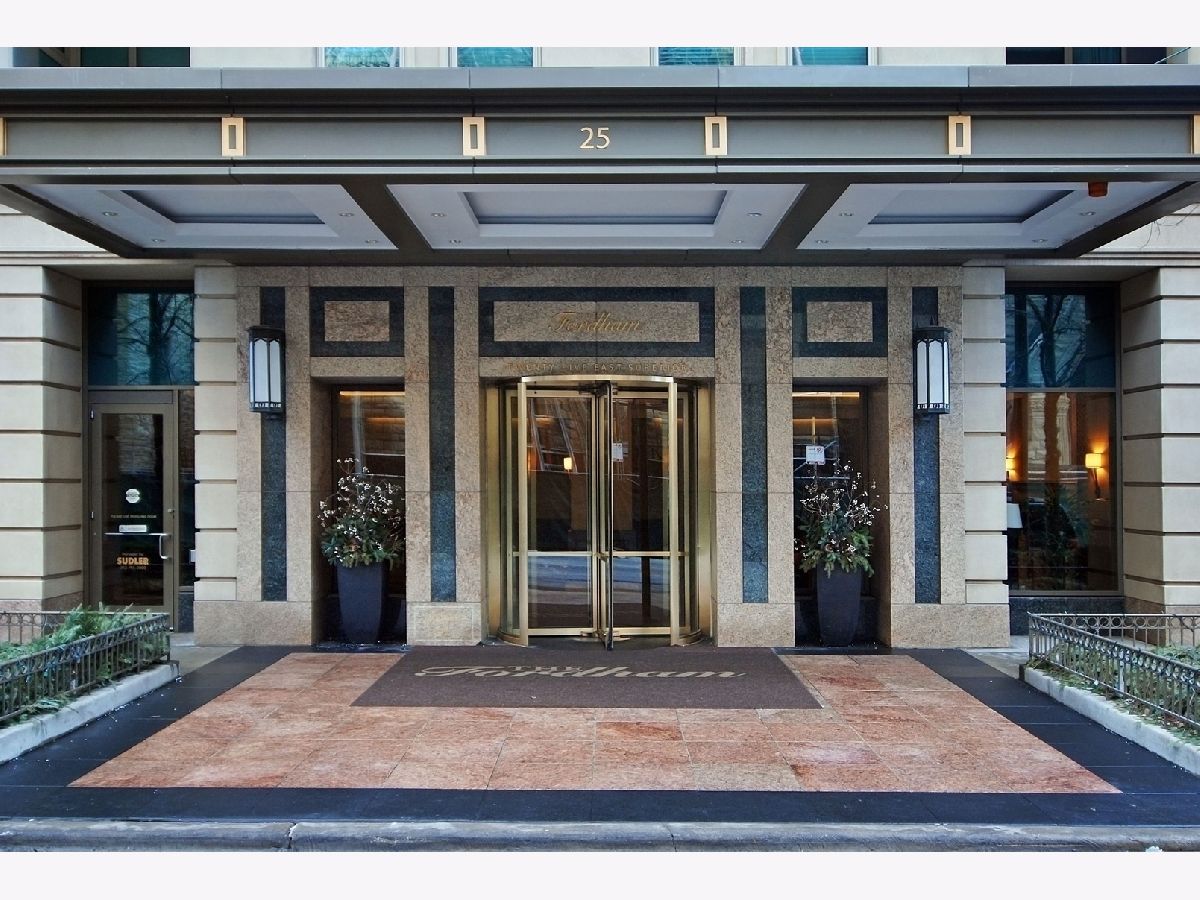 Condos & Townhomes Rented Fordham Chicago Illinois, 25 Superior