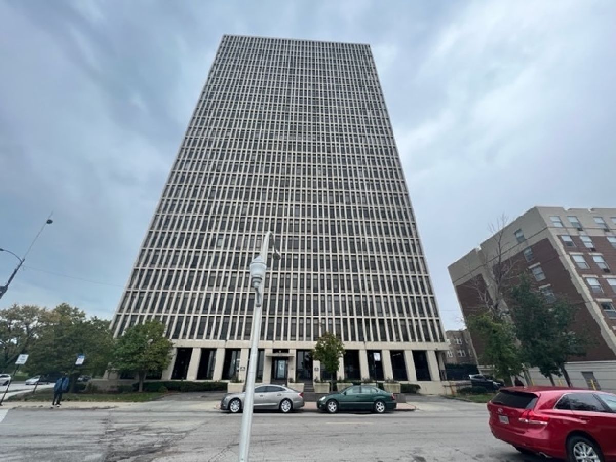 Condominiums Sold Quadrangle Condos Chicago Illinois, 6700 South Shore