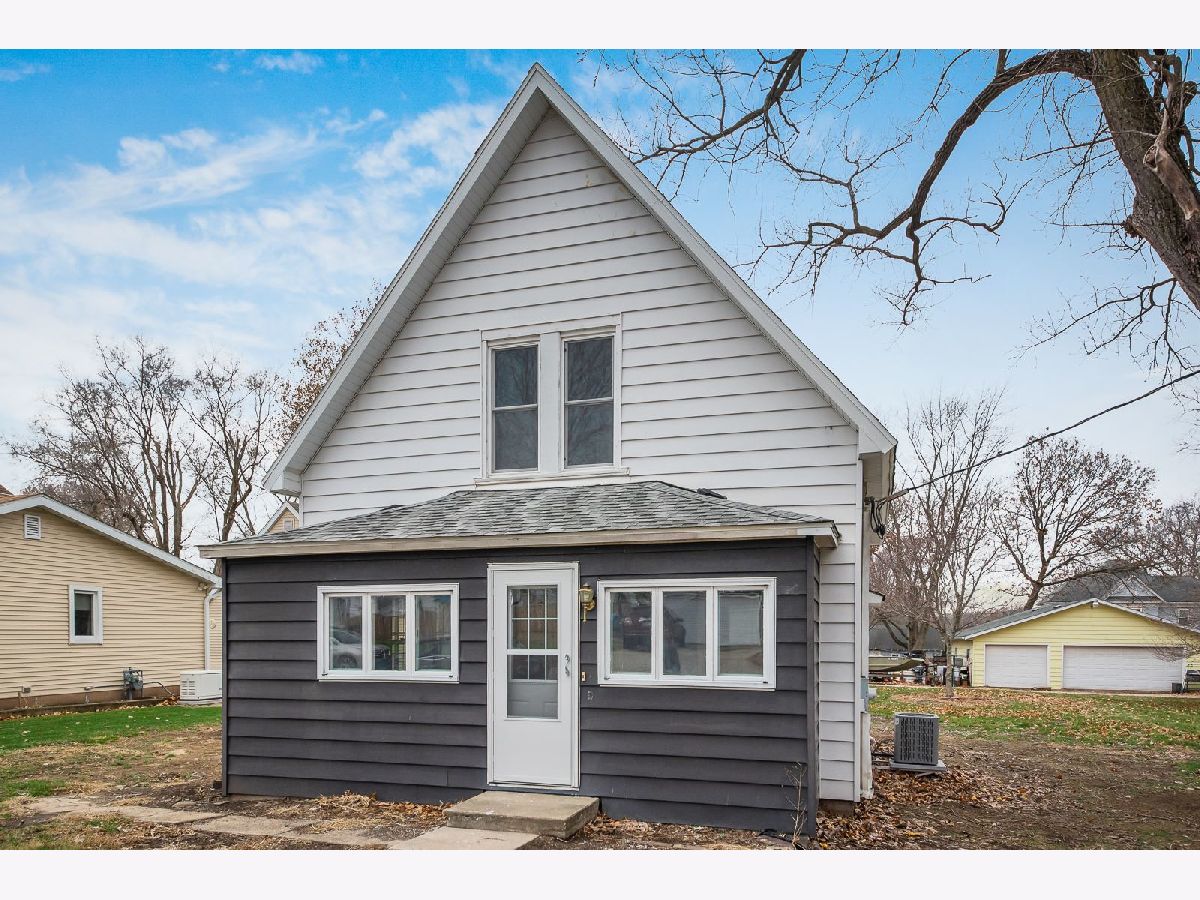 Rented Seneca Illinois, 119 Cash