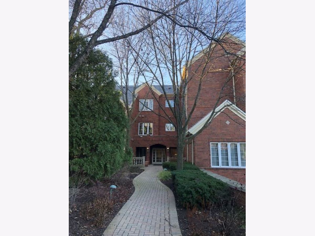 Homes & Condominiums Sold Regent Wood Northfield Illinois, 231 Regent Wood