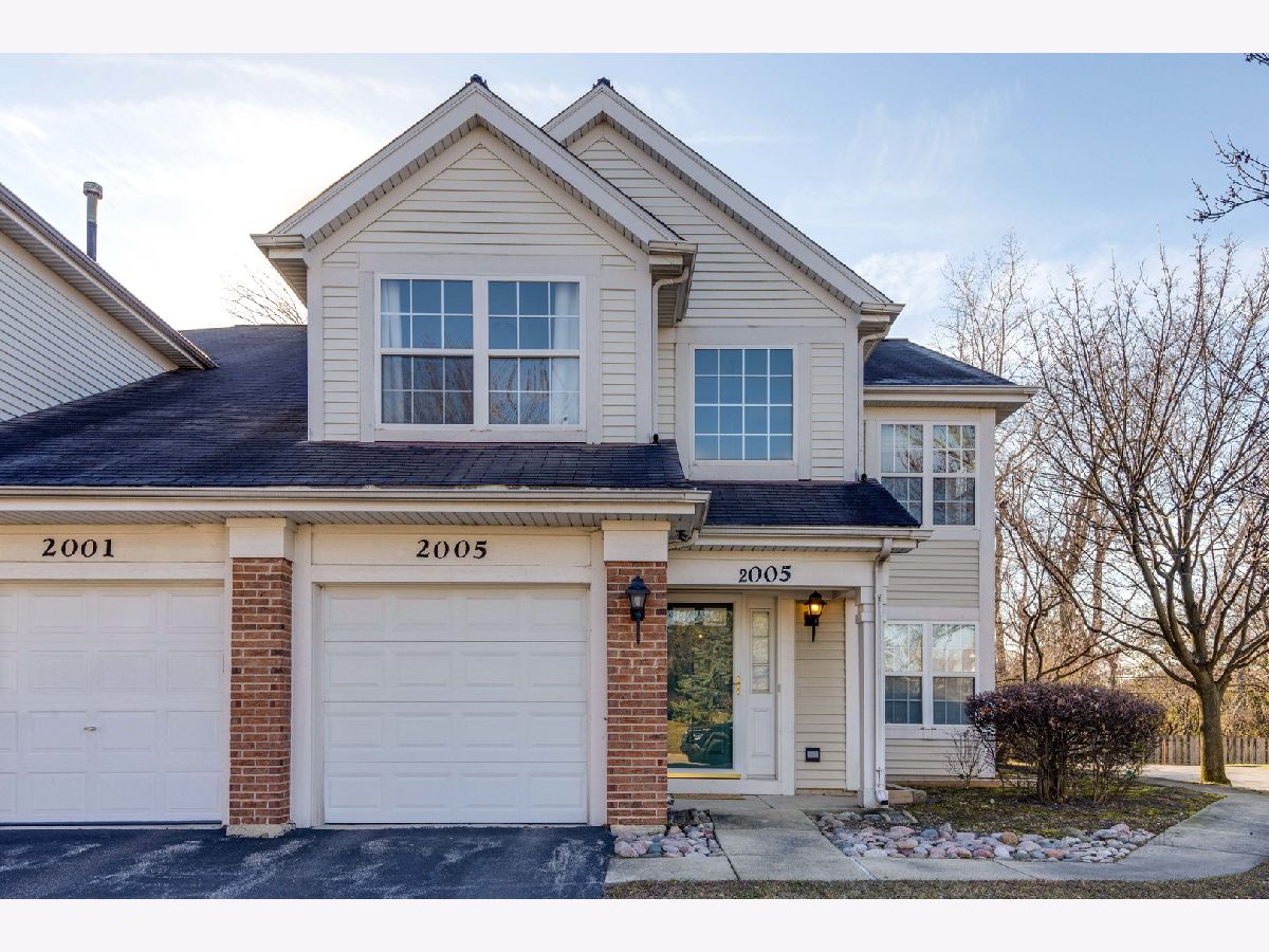 Townhomes & Condos Sold Glenview Place Northbrook Illinois, 2005 Cambria