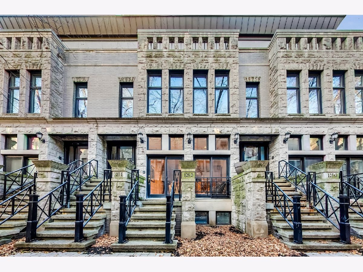 Townhomes Sold Oak Club Condos Chicago Illinois, 125 Oak