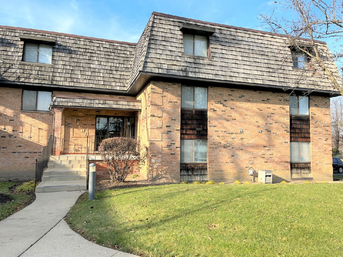 Condominiums Rented Arbors Of Buffalo Grove Buffalo Grove Illinois, 8 Oak Creek
