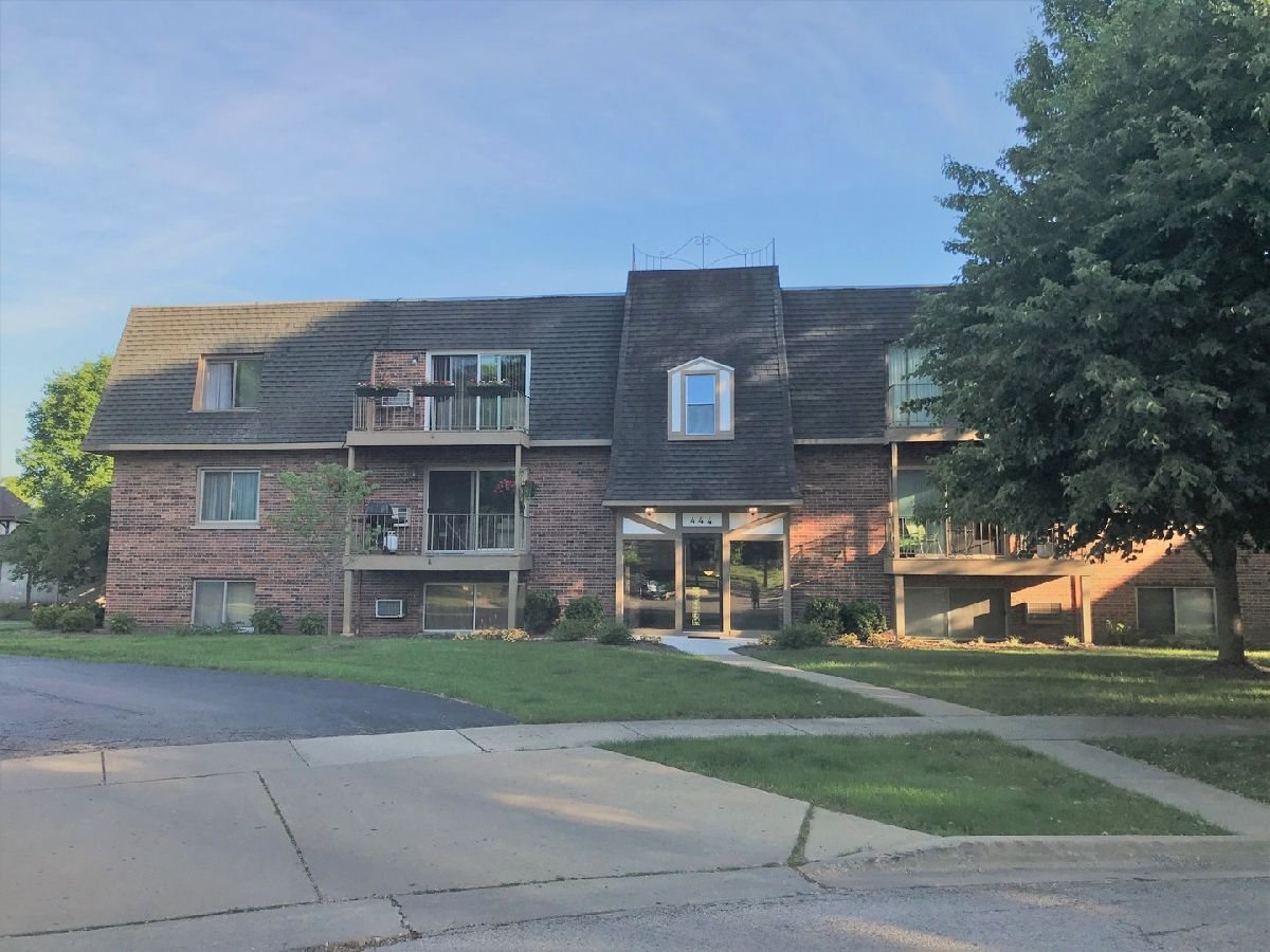 Condos & Townhomes & Homes Rented Old World Village West Dundee Illinois, 444 Cavalier