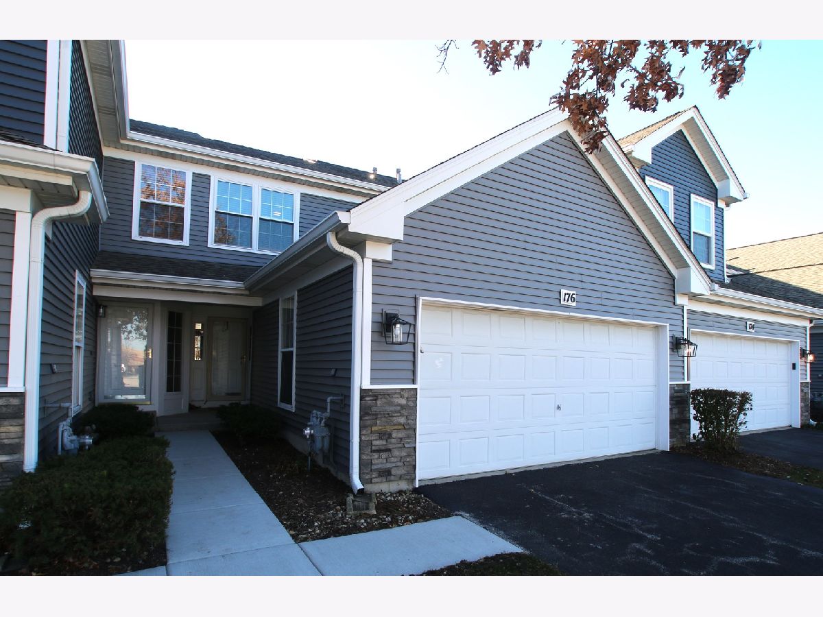 Townhomes & Condos Rented Wildspring Itasca Illinois, 176 Millers Crossing