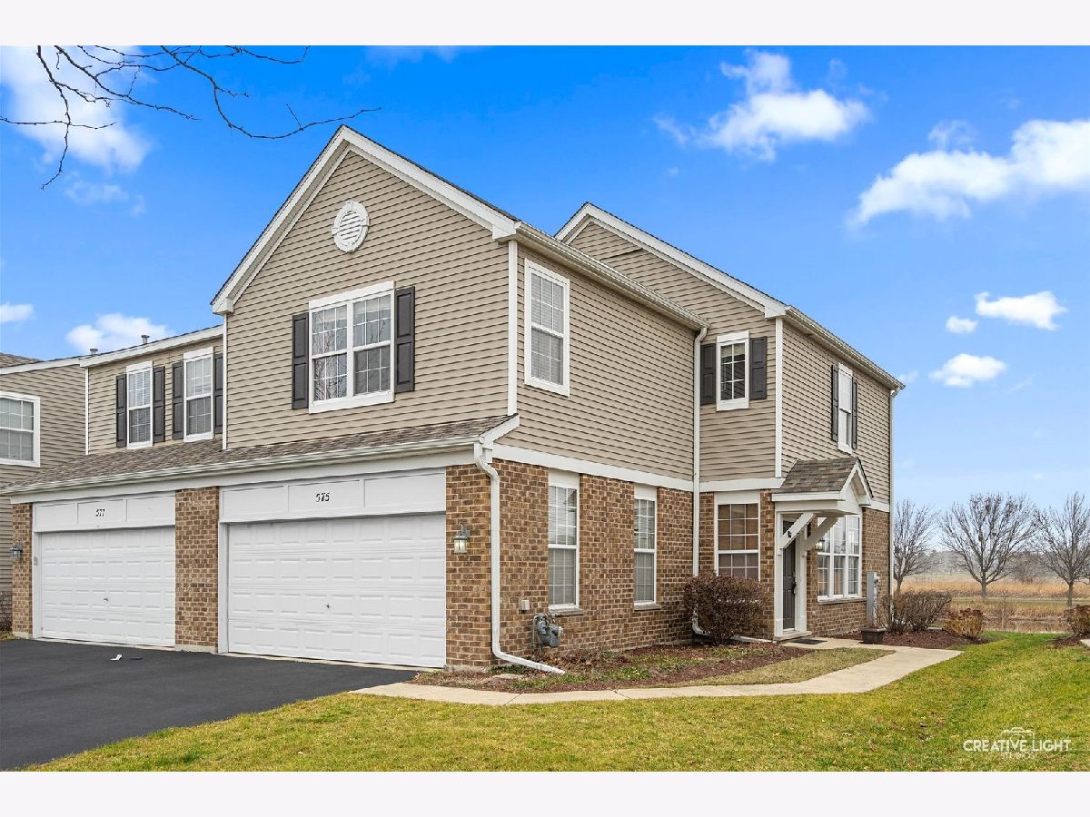 Townhomes Sold Springbrook Trails Oswego Illinois, 575 Springbrook