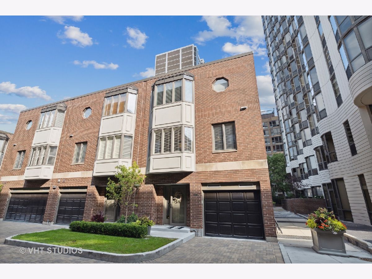 Townhomes Sold Eugenie Terrace Chicago Illinois, 1740 Clark