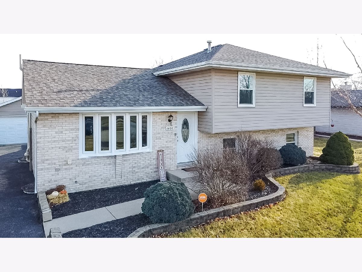 Homes Rented Cumberland South Joliet Illinois, 1408 Howland