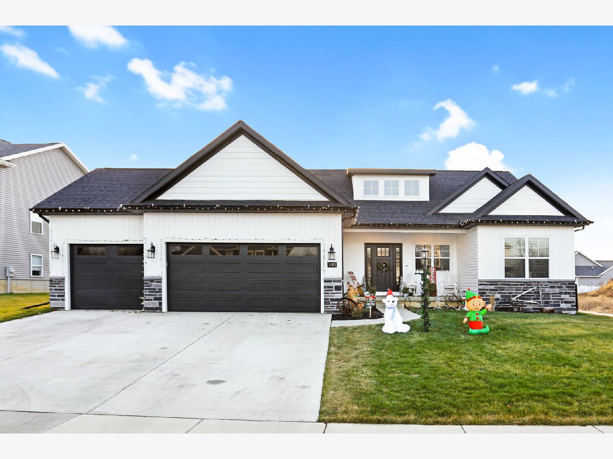 Homes & Condos & Townhomes Sold Ridge Creek Mahomet Illinois, 1405 Golden Rod