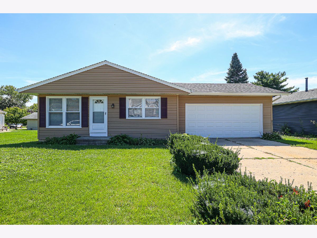 Homes & Condos & Townhomes Sold College Park Elgin Illinois, 2315 South