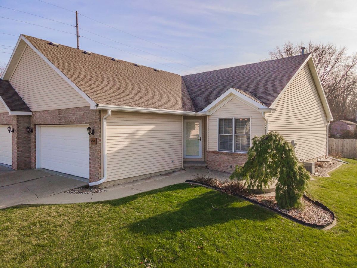 Homes & Condos & Townhomes Sold Laesch Acres Bloomington Illinois, 115 Meadow Ridge