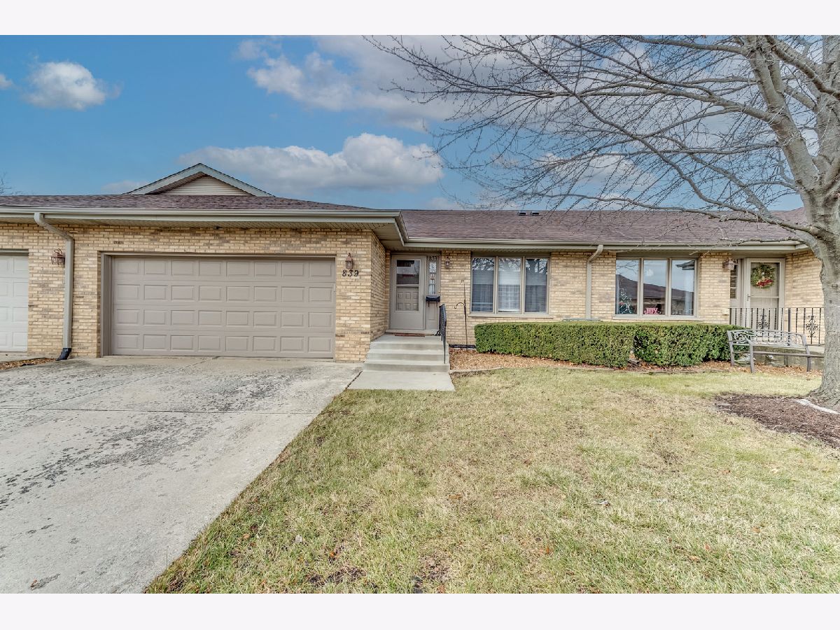 Condos & Townhomes Sold Country Villa New Lenox Illinois, 839 Winter Park