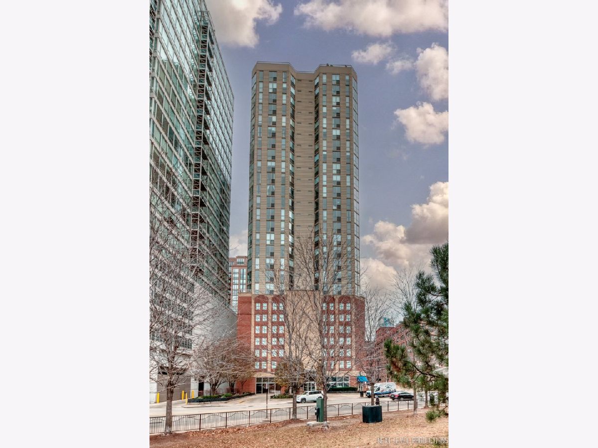 Condominiums Sold Admirals Pointe Chicago Illinois, 645 Kingsbury