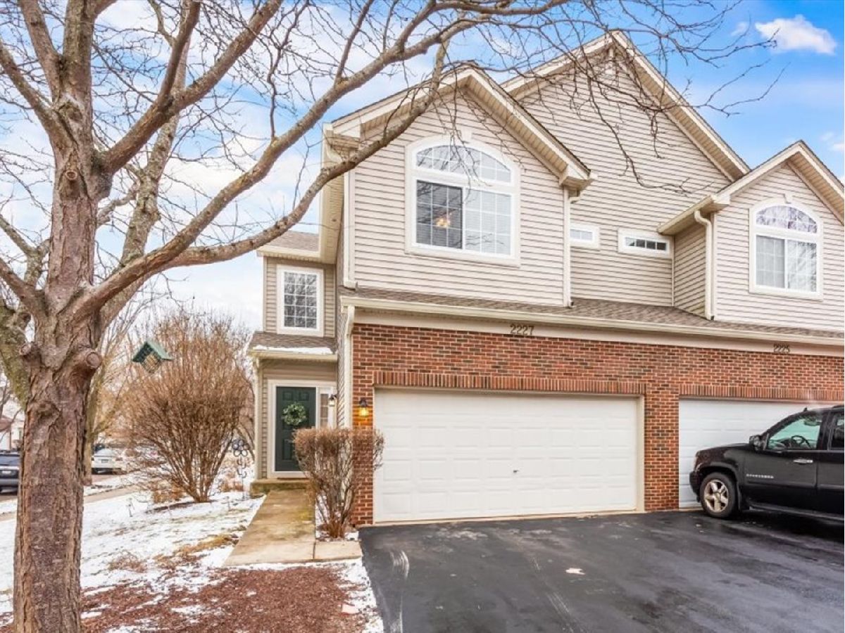 Townhomes Sold Abington Woods Aurora Illinois, 2227 Stoughton