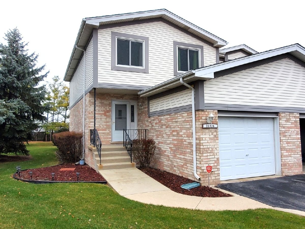 Townhomes Sold Ashford Manor Tinley Park Illinois, 15936 Blackwater
