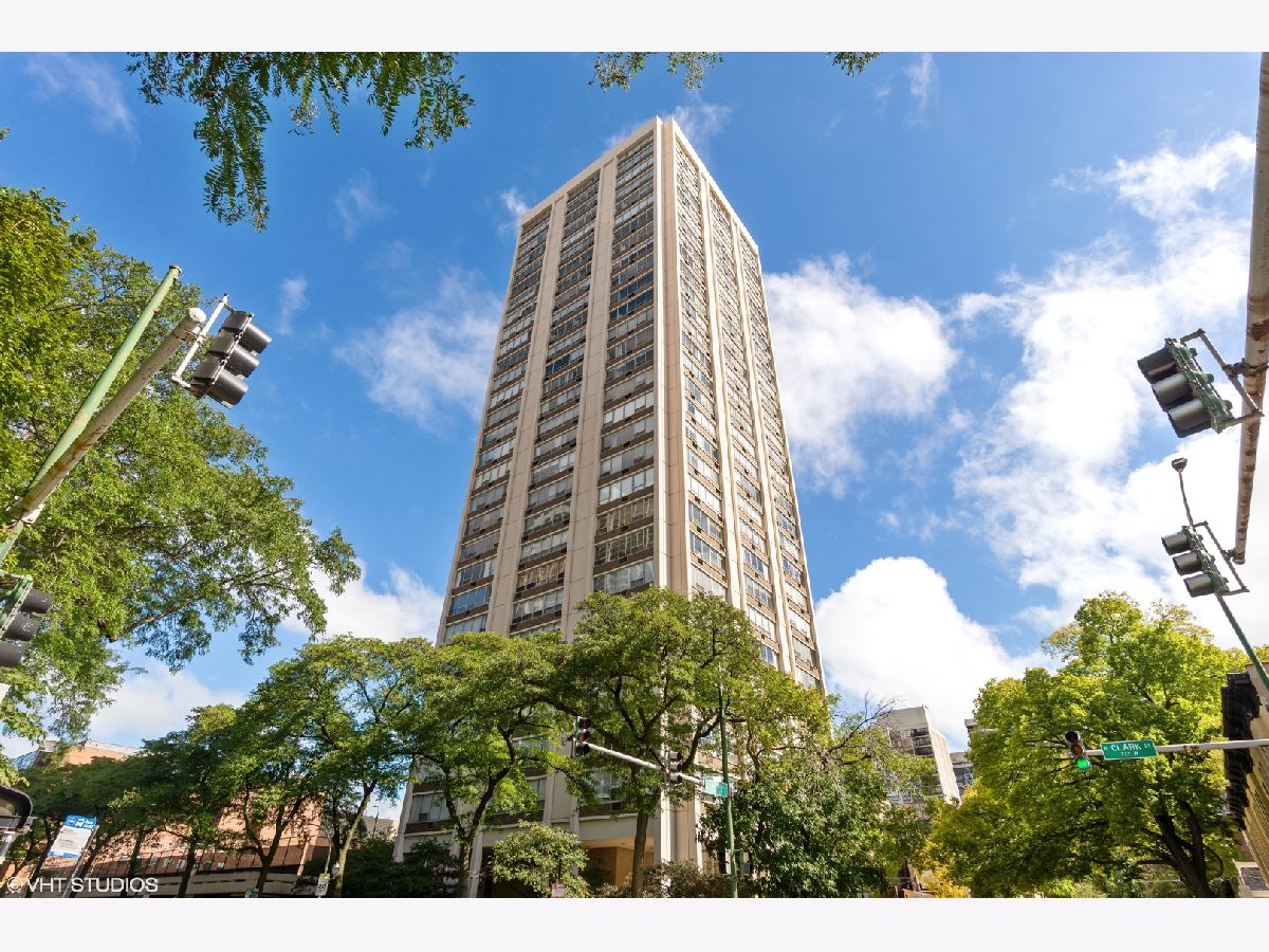 Condominiums Rented Faulkner House Chicago Illinois, 70 Burton