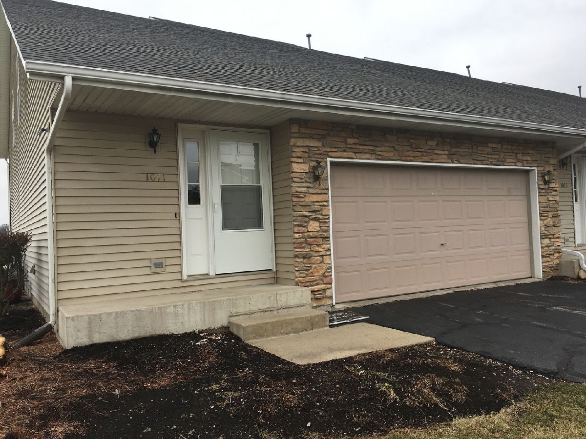 Homes & Townhomes & Condos Rented Townsend Woods Sycamore Illinois, 1071 Alexandria