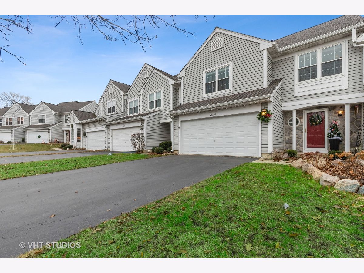 Townhomes Sold Tanneron Bay Ingleside Illinois, 26353 Vista