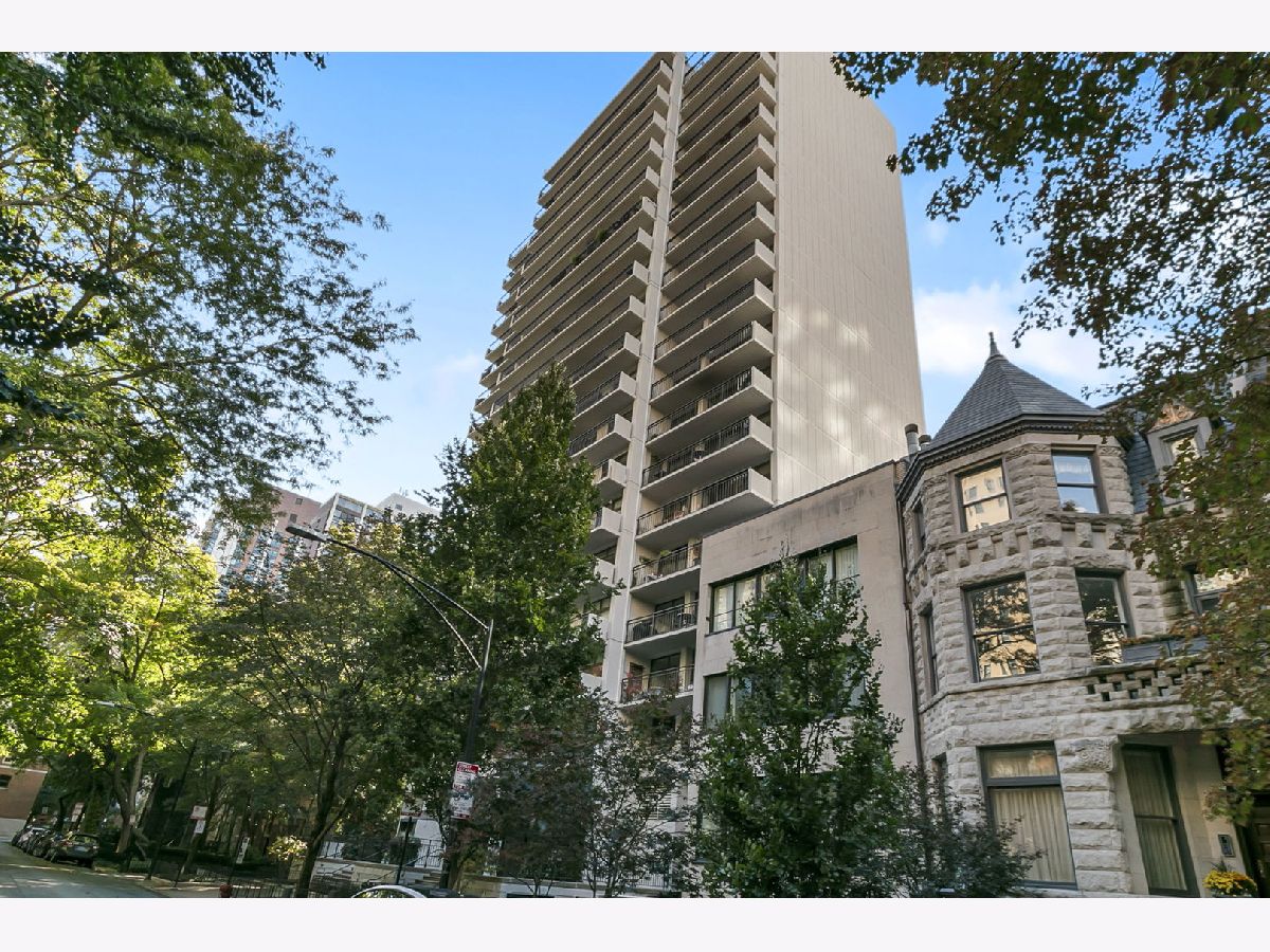 Condominiums Sold Astor Villa Chicago Illinois, 1430 Astor