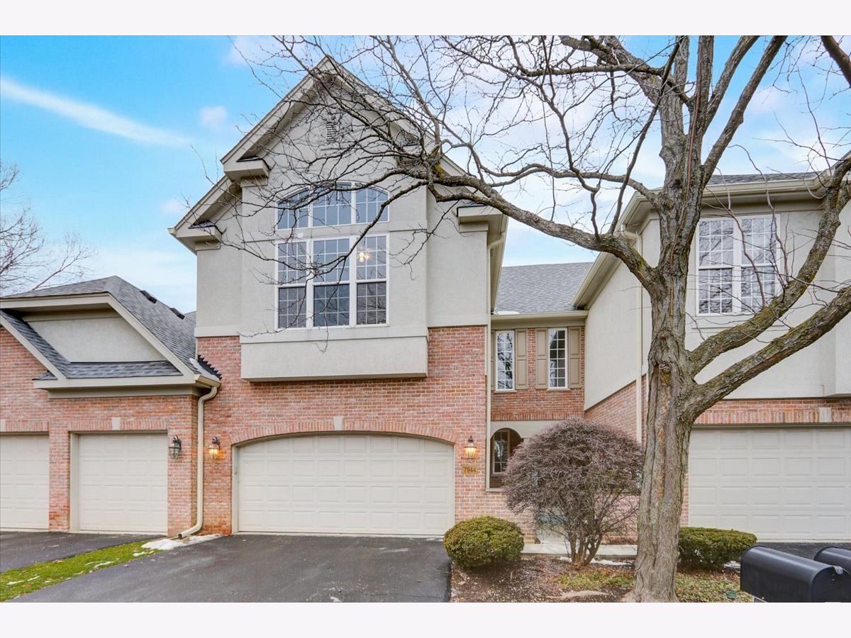Townhomes Sold Ashbrook Place Darien Illinois, 7944 Ashbrook