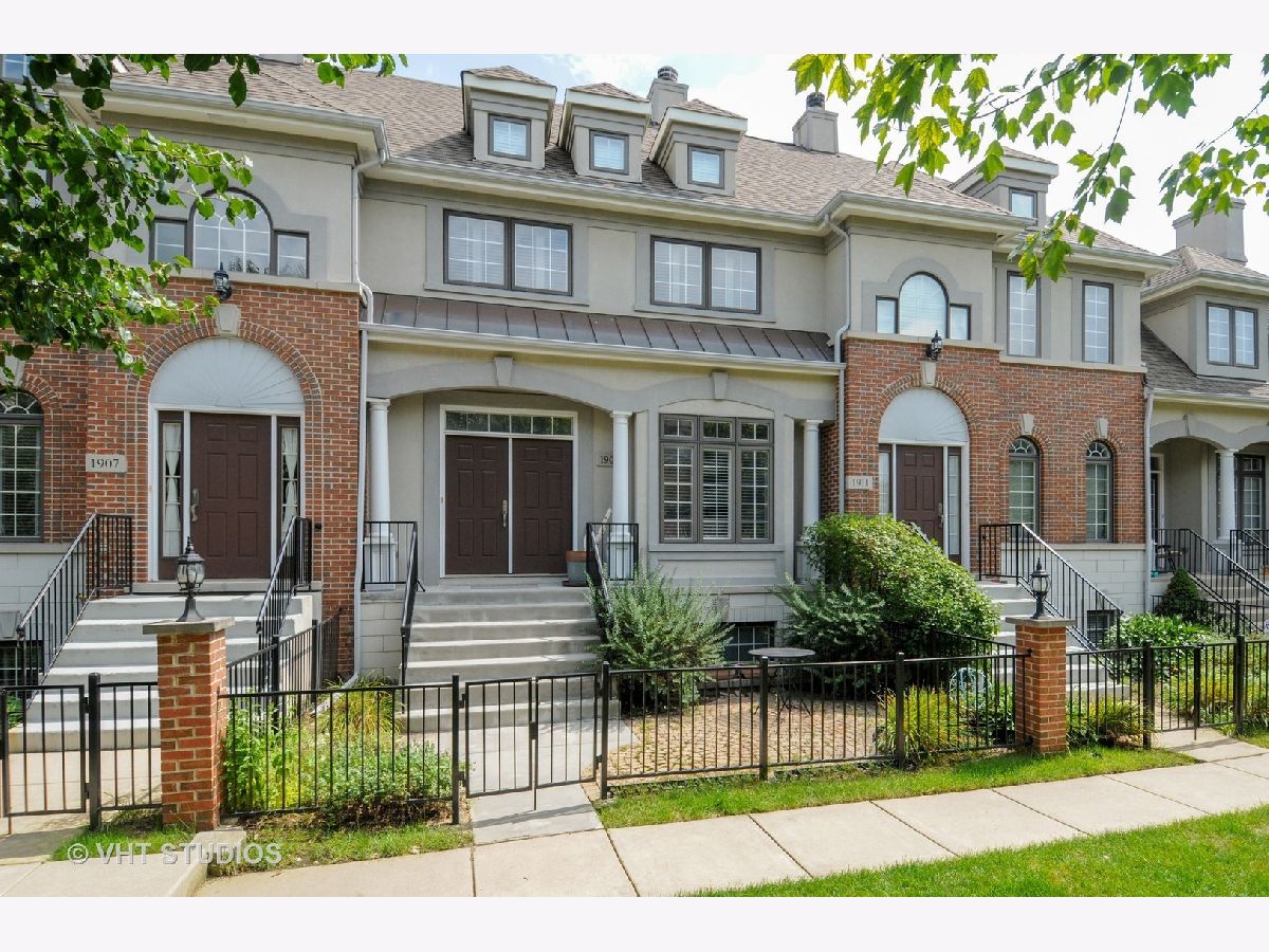 Townhomes Sold Astor Place Naperville Illinois, 1909 Alta Vista